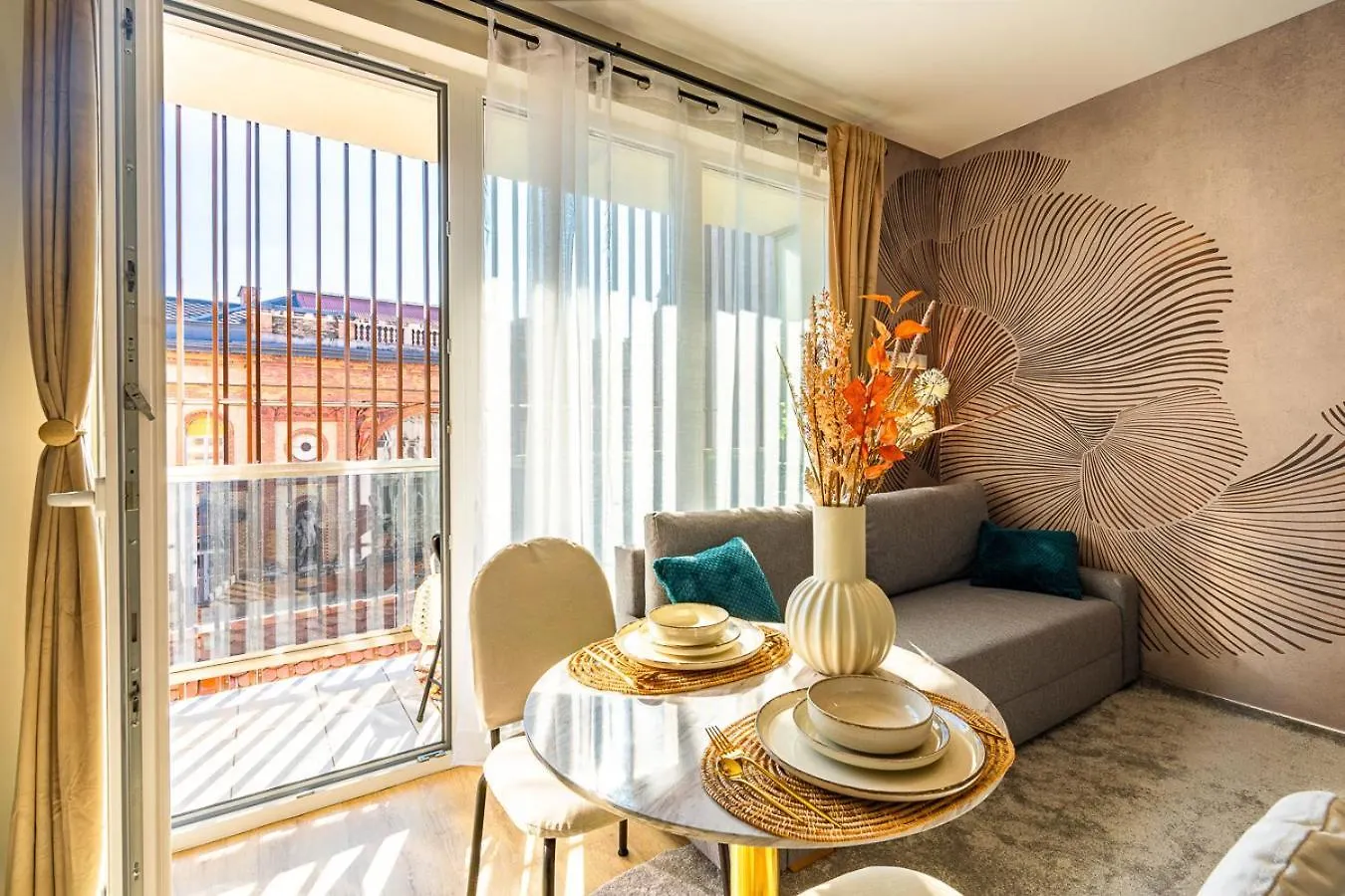 Modern Downtown Studio With A Sunny Terrace Boedapest Hongarije