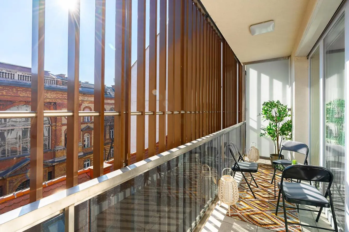 Modern Downtown Studio With A Sunny Terrace Boedapest 0*,  Hongarije